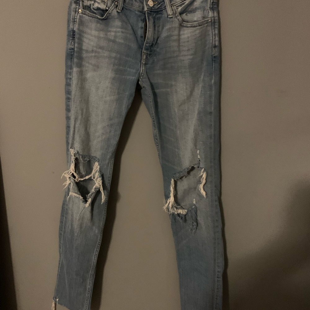 Ripped skinny jeans